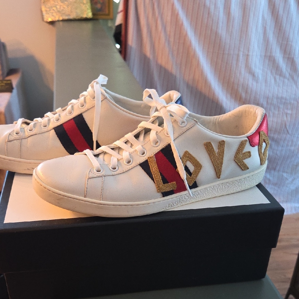 Gucci Rare ACE LOVEDWomen's White Sneakers with Gold and Pink Accents